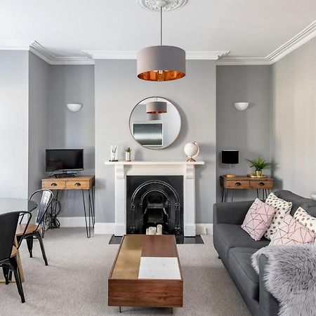 Modern & Spacious 2 Bedroom Maisonette Bath Exterior photo